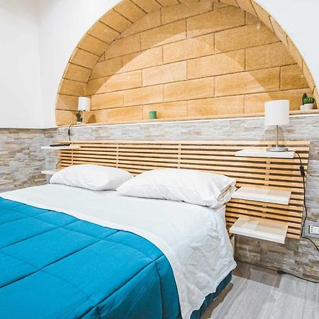 The Castle Apartment Бари Экстерьер фото